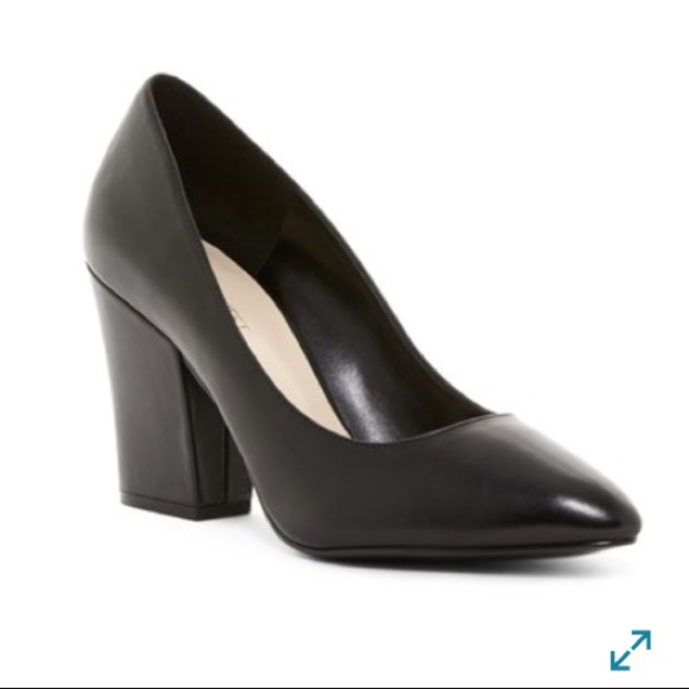 Nine West black Sheila leather pump